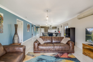 7 Heron Court, KLEINTON, QLD 4352 AU
