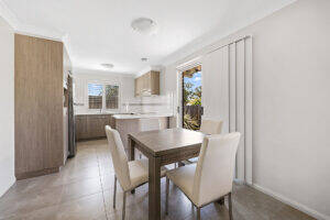 2/7 Gostwyck St, NEWTOWN, QLD 4350 AU