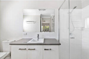 2/7 Gostwyck St, NEWTOWN, QLD 4350 AU