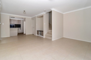 1/373 Greenwattle St, WILSONTON, QLD 4350 AU