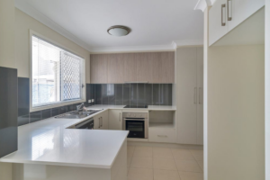 1/373 Greenwattle St, WILSONTON, QLD 4350 AU