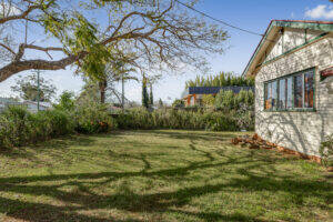6 Merritt St, HARRISTOWN, QLD 4350 AU