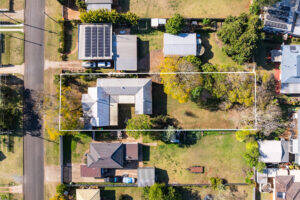 6 Merritt St, HARRISTOWN, QLD 4350 AU