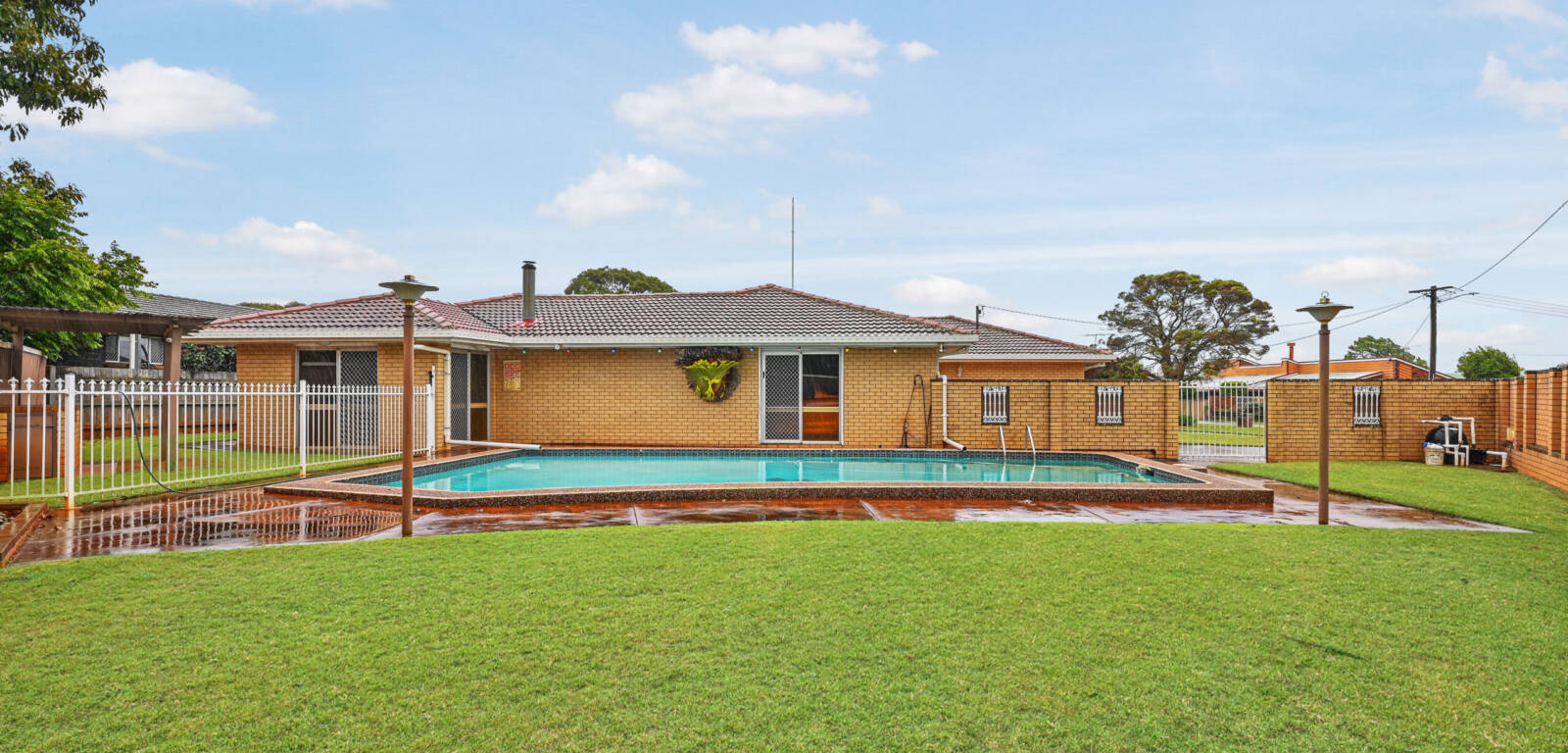15 - 17 Brolga Cres, HARRISTOWN, QLD 4350 AU