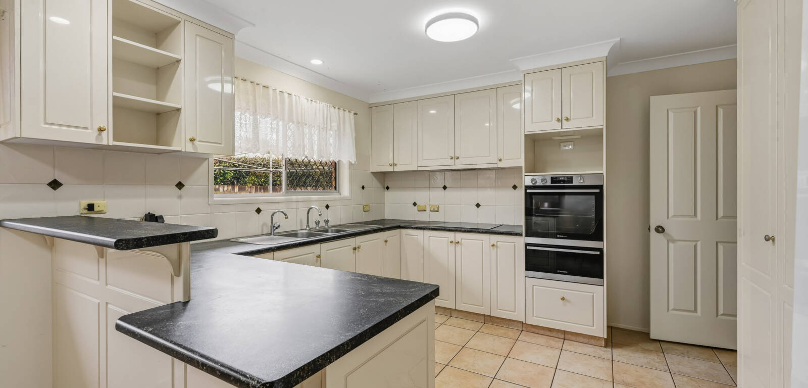 15 - 17 Brolga Cres, HARRISTOWN, QLD 4350 AU
