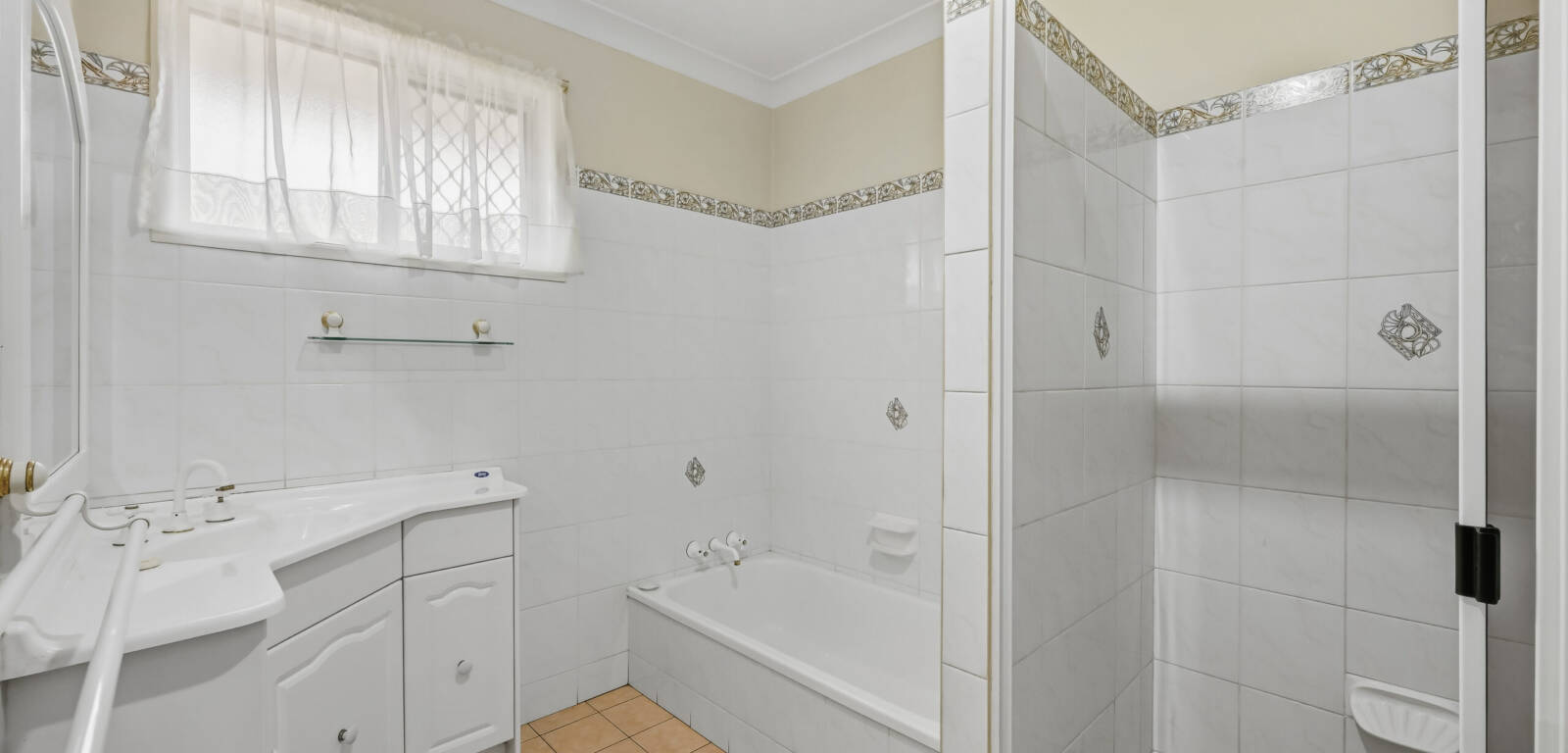 15 - 17 Brolga Cres, HARRISTOWN, QLD 4350 AU