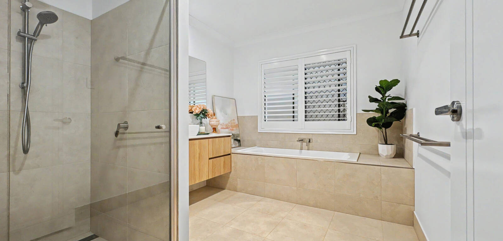 10 Pickering St, HIGHFIELDS, QLD 4352 AU